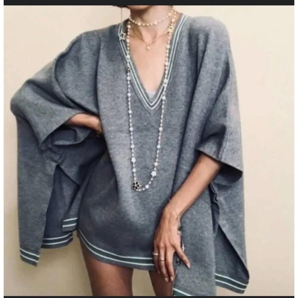 House of Harlow 1960 Poncho V-Neck Sweater One Size